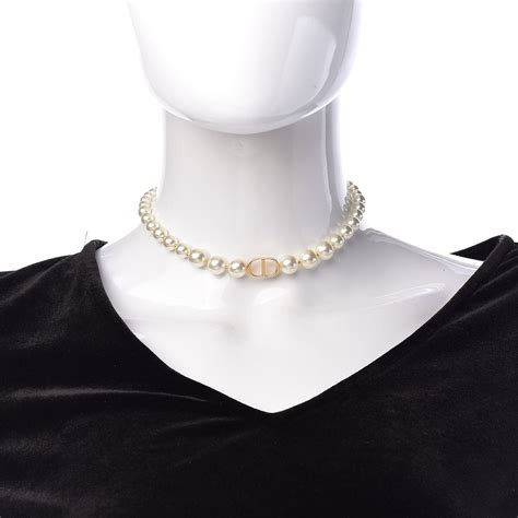 CHRISTIAN DIOR Pearl 30 Montaigne Choker Necklace Gold .